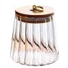 Bonbonnière déco en verre cannelé de forme évasée avec couvercle en bambou et anneau doré